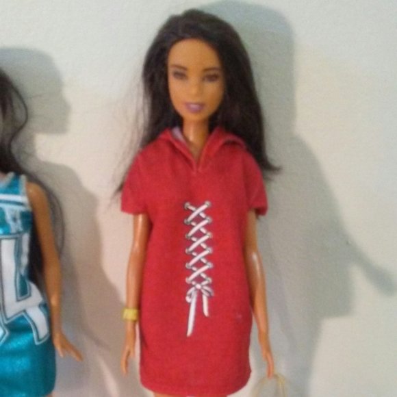 Pair of Barbie dolls with accessories - Picture 6 of 8